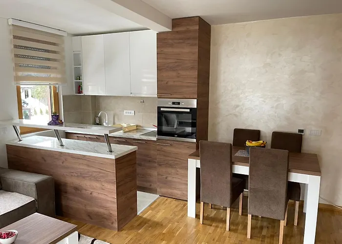 Sanja Lux Daire Zlatibor